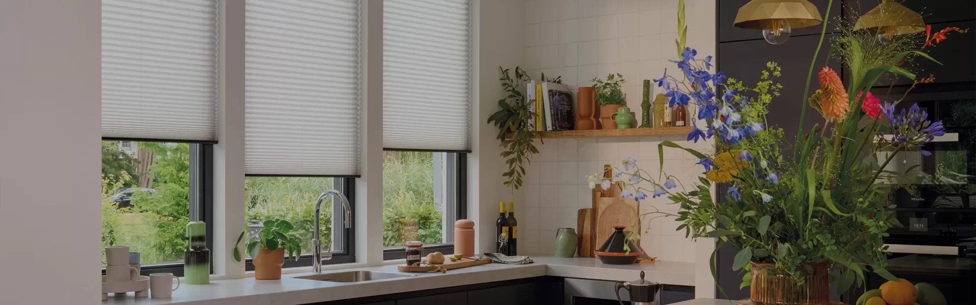 128-raamdecoratie_zonwering_header.webp 128-raamdecoratie_zonwering_header.webp